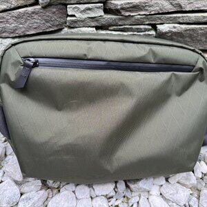 Alpaka Gear Go Sling - Green X-Pac VX21 (EUC)